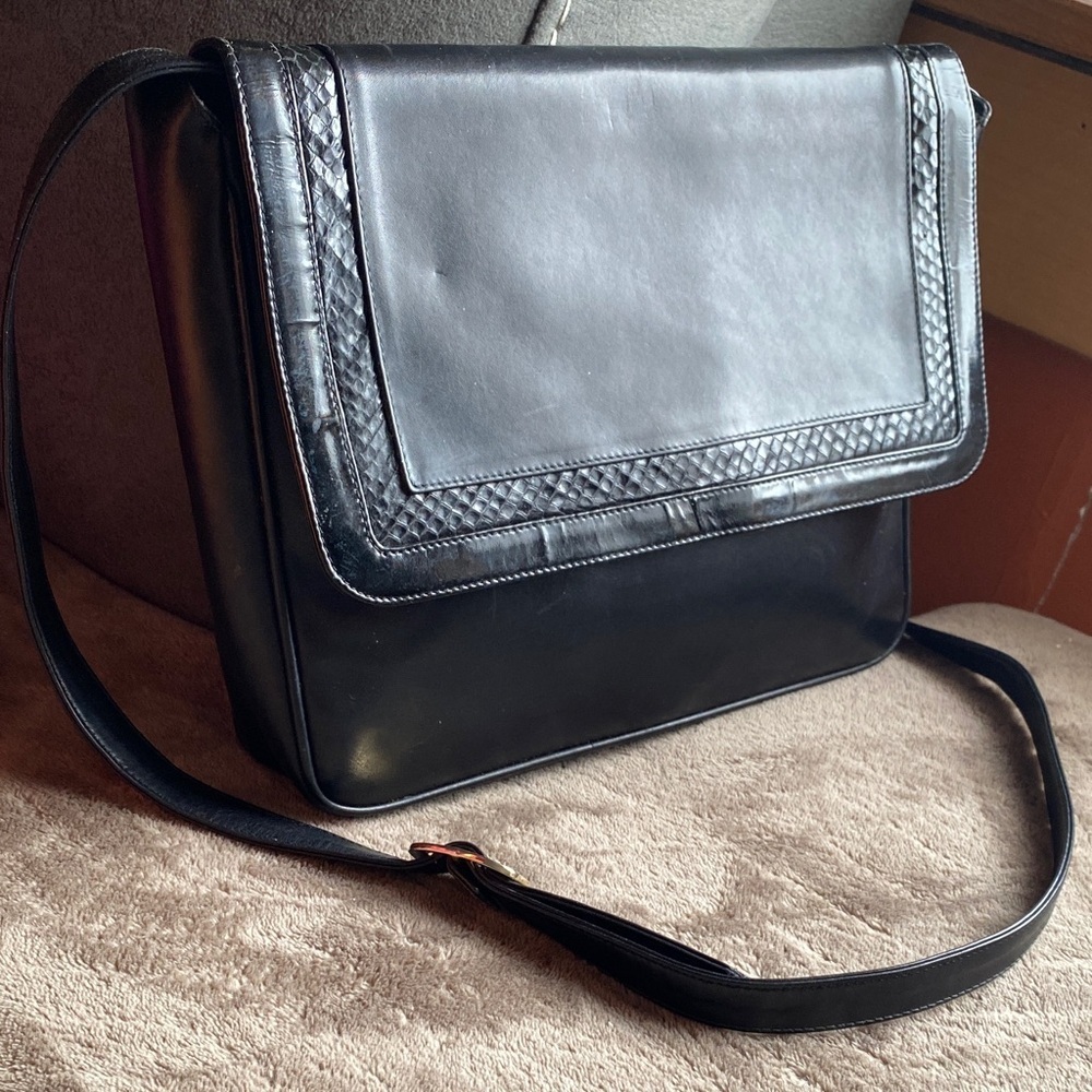 Salvatore Ferragamo Black Leather Handbag with lizard skin trim